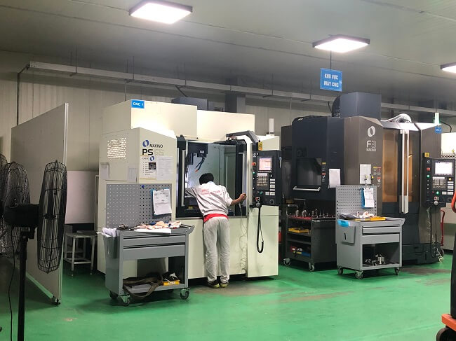 Khu vực máy CNC của công ty Smart Việt Nam