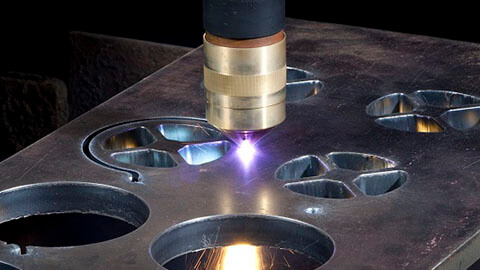 cắt bằng tia plasma CNC