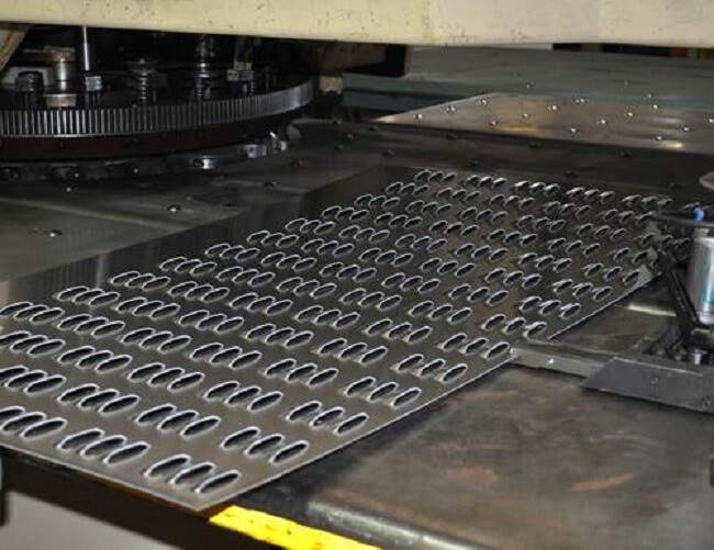 Các loại thép không gỉ hay sử dụng trong gia công kim loại tấm