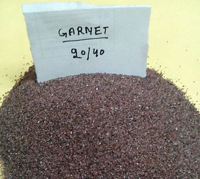 chất phụ gia trong nước của phương pháp cắt bằng tia nước