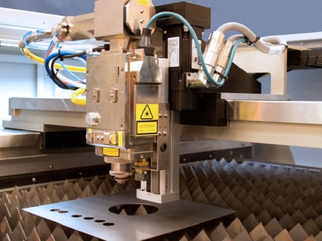 Công nghệ cắt laser so với các công nghệ gia công khác