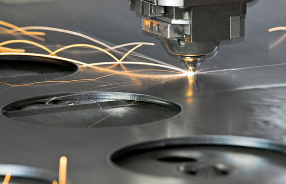 Điểm Mặt Những Lưu Ý Quan Trọng Khi Gia Công Laser Kim Loại Tấm 